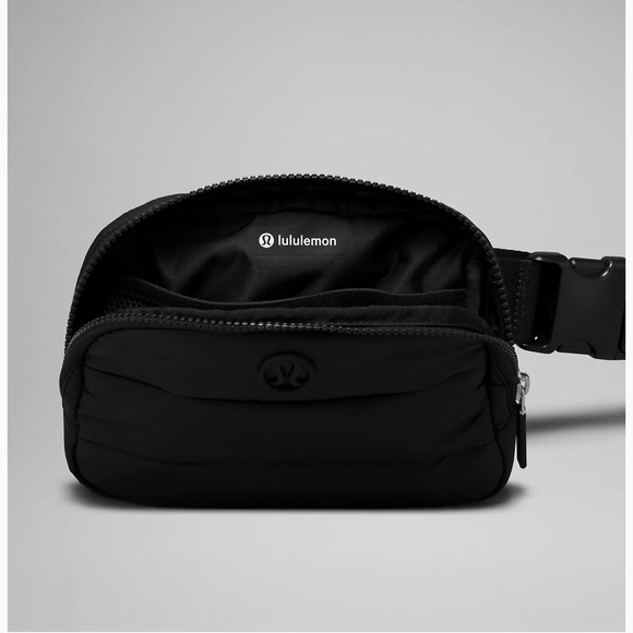 Lululemon Everywhere Belt Bag 1L *Wunder Puff in Black - Picture 6 of 13